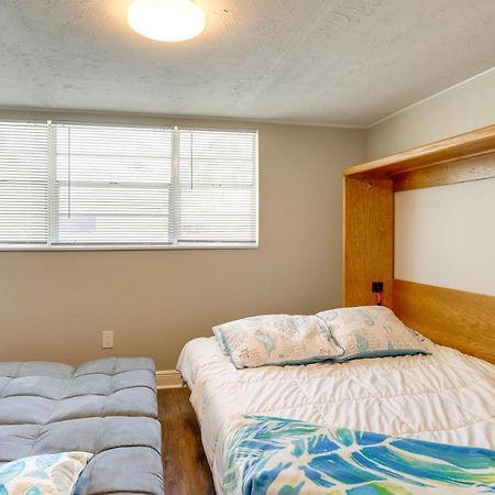 Pet-Friendly Gulfport Home Less Than 2 Mi To Beach St. Petersburg Kültér fotó
