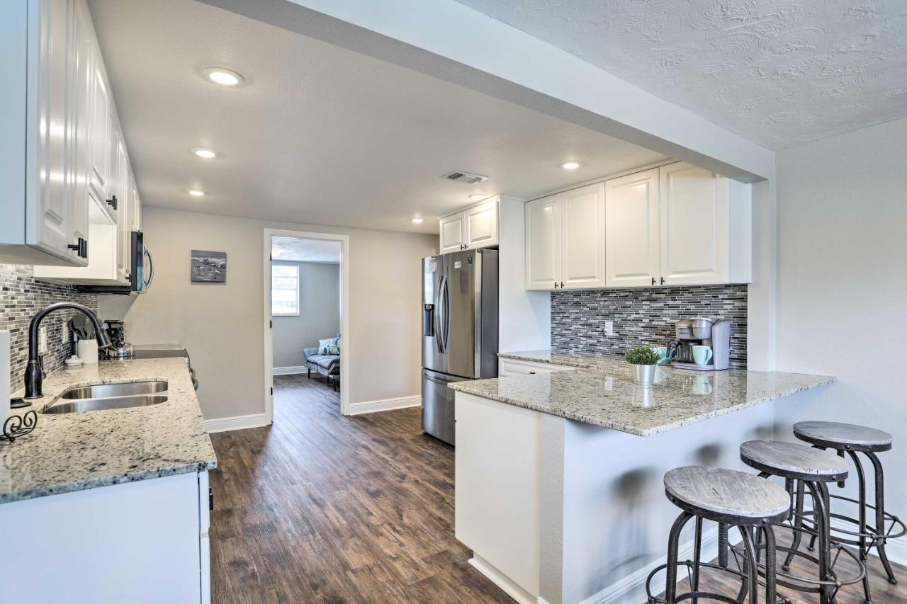 Pet-Friendly Gulfport Home Less Than 2 Mi To Beach St. Petersburg Kültér fotó