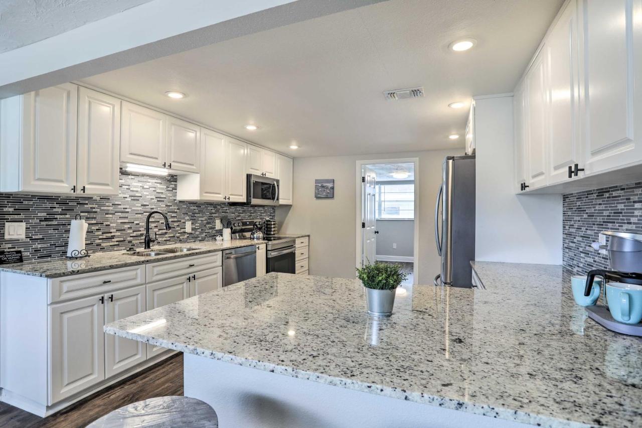 Pet-Friendly Gulfport Home Less Than 2 Mi To Beach St. Petersburg Kültér fotó