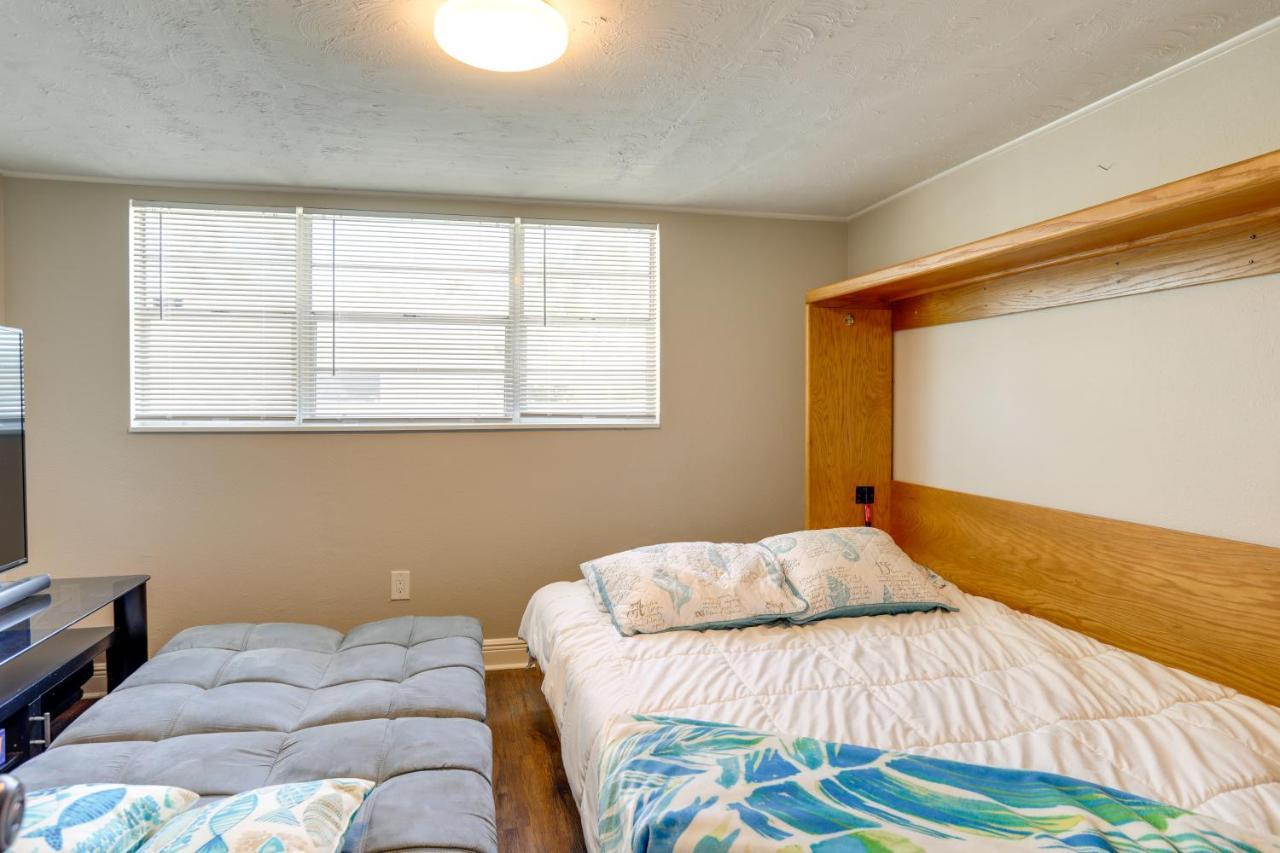 Pet-Friendly Gulfport Home Less Than 2 Mi To Beach St. Petersburg Kültér fotó